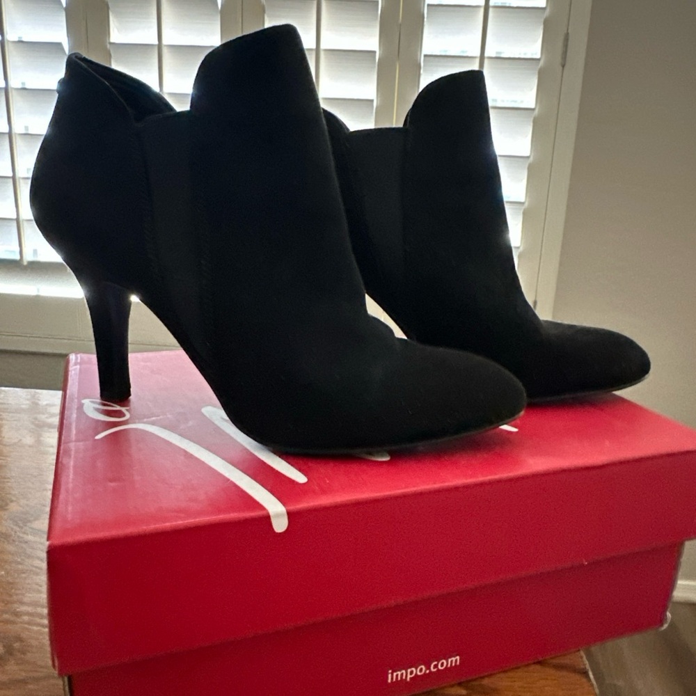 Anne Klein Black Heeled Boots